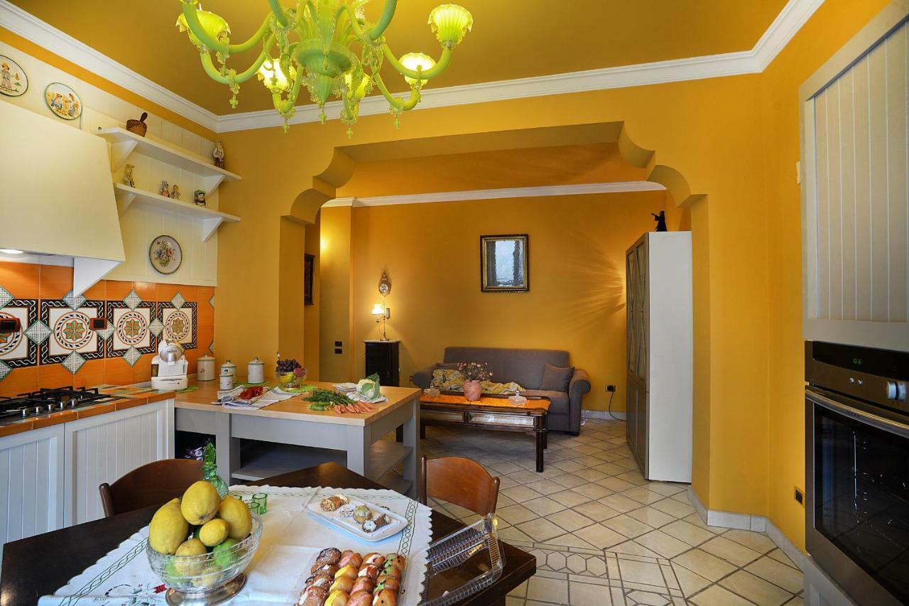 Donna Filomena Casa Vacanza Di Charme Salerno Buitenkant foto